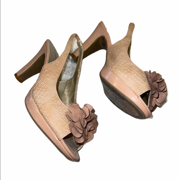 Karen Scott Shoes - Picture 3 of 4